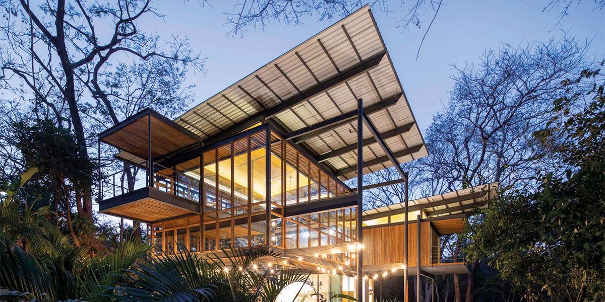 Teja termoacústica UPVC Roof Arkos Ecuador instalada en cubierta de estudio